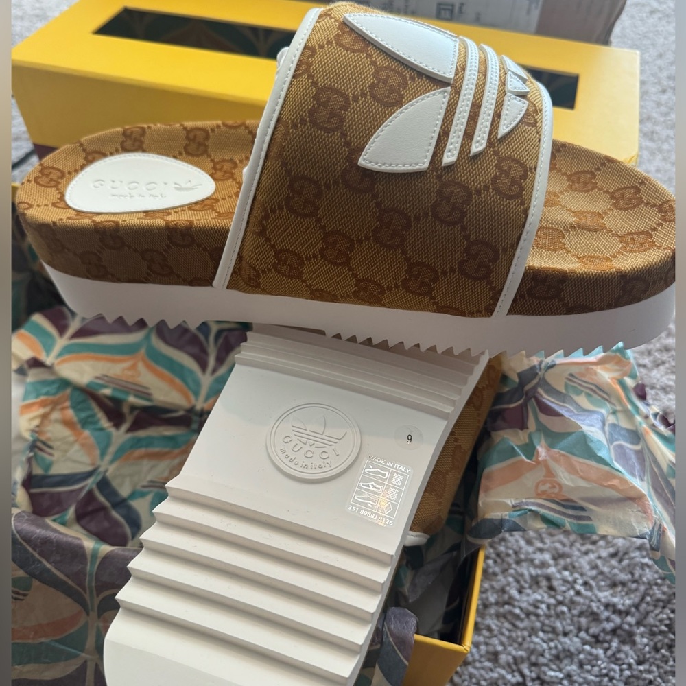 Gucci x Adidas slide - NWT - size men’s 9 fits women’s 10 - Picture 7 of 11